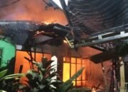 Rumah Makan di Kelurahan Pekat Terbakar, Kerugian Ditaksir Capai Ratusan Juta