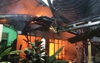Rumah Makan di Kelurahan Pekat Terbakar, Kerugian Ditaksir Capai Ratusan Juta