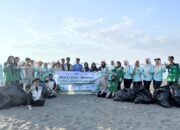 Peringati Hari Lingkungan Hidup Sedunia 2026, SYE NTB dan PLAN Indonesia Gelar Aksi Bersih Pantai
