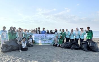 Peringati Hari Lingkungan Hidup Sedunia 2026, SYE NTB dan PLAN Indonesia Gelar Aksi Bersih Pantai