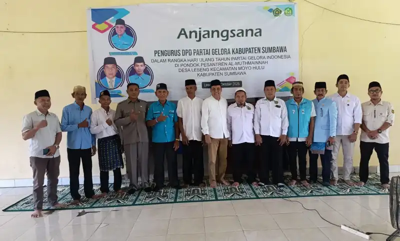 HUT ke-6 Partai Gelora, DPD Gelora Sumbawa Komitmen Bantu Ponpes Al-Mutmainnah Rp400 Juta