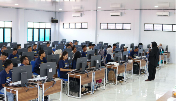 Tingkatkan Akses Pasar Pariwisata di Sumbawa Besar, Bakti Komdigi dan Atourin Selenggarakan Pelatihan dan Pendampingan
