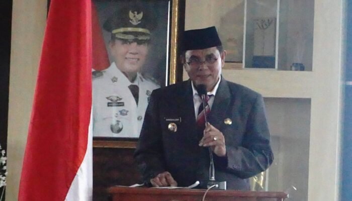 Bupati Minta Kades Dukung Program Sekolah Rakyat dan Sumbawa Hijau Lestari