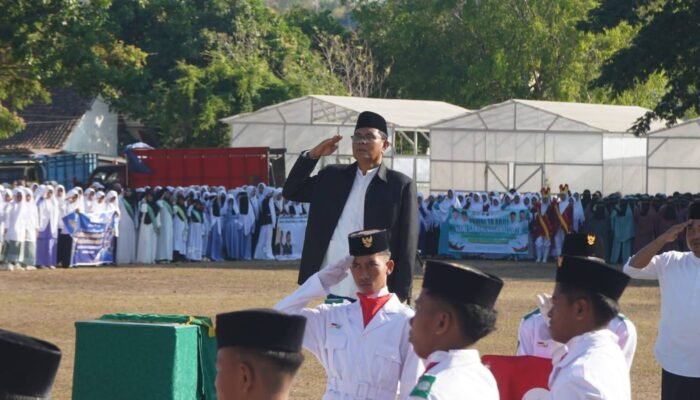 Bupati Sumbawa Dorong Santri Kuasai Teknologi demi Indonesia Emas 2045
