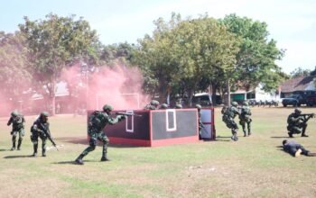 HUT ke-81 TNI Makin Semarak, Prajurit Yonif TP dan Kowad Kodim Sumbawa Tampilkan Ketangkasan