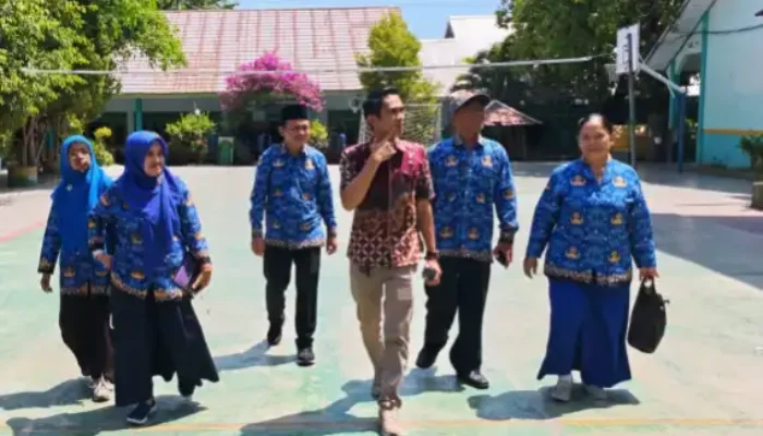 ​Komisi IV DPRD Pantau KBM dan SOP Anti-Bullying SMPN 2 Sumbawa